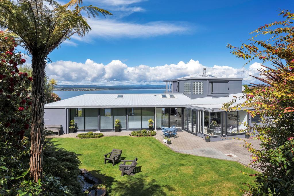 Serenity On Wakeman Taupo Exterior photo